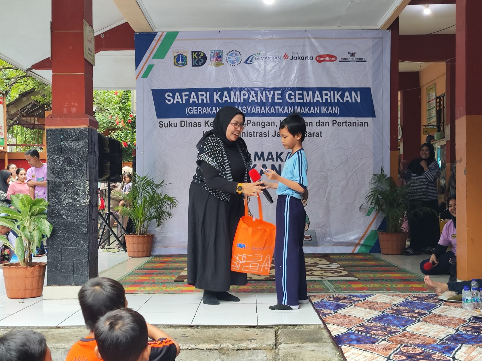 Literasi Inklusi - Program JALI - Jelajah Literasi Gemar Ikan : Makan Ikan Sehat, Cerdas Dan Kuat